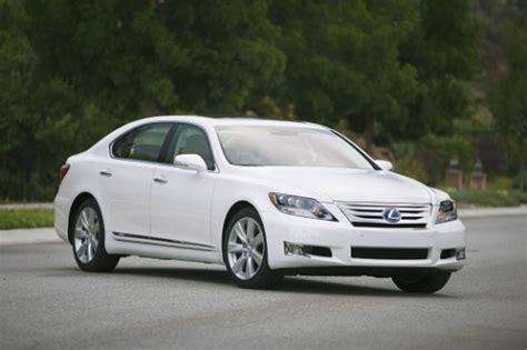 Lexus LS 600h Hybrid Front Look | Torque News