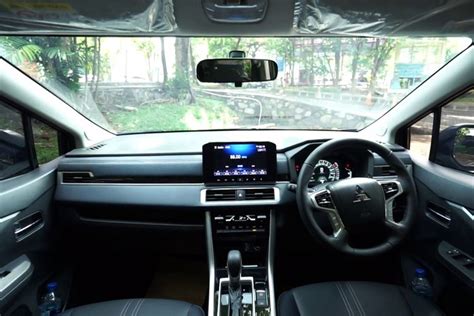 Foto Mengulas Interior New Xpander Cross Apa Yang Baru