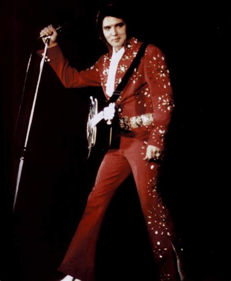 The World Of Elvis Jumpsuits 68 Pictures Of Elvis Presley Performing