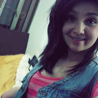 8 Hot Sexy Valentina Gomez Bikini Pics