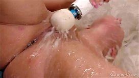 Monte Swinger Plays Her Pussy With A Dildo XNXX