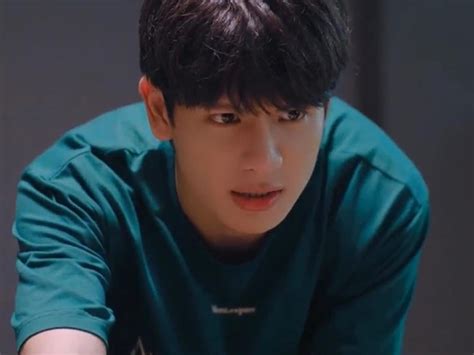 Hot boy đóng con trai Hồng Diễm Việt Anh trong phim mới là ai