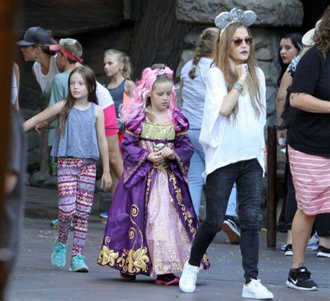 Lisa,Ben and the twins at Disneyland. - Lisa Marie Presley Photo ...