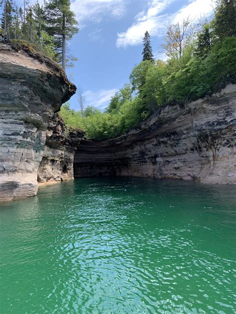 I pictured rocks! Pictured rocks, Michigan : r/pics