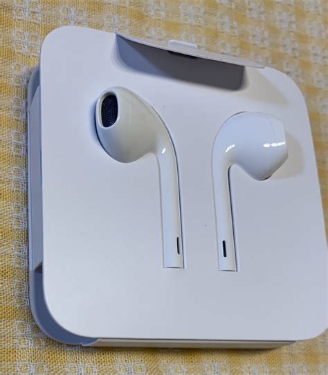 Apple純正イヤホン Earpods With Lightning Connector Iphone7の付属品 有線タイプその他｜売買されたオークション情報、yahooの商品情報を