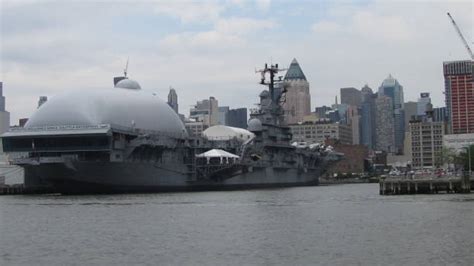 Aircraft Carrier Museum Nyc Stock Photos, Pictures & Royalty-Free ...