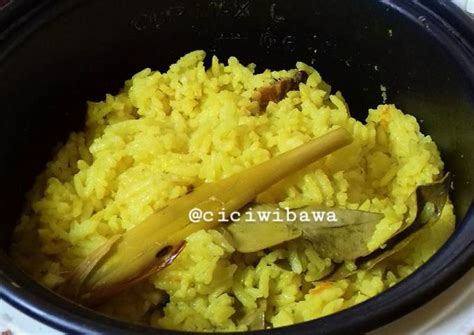 Resep Nasi Kuning Simpel Magic Com Oleh Cici Wibawa Cookpad