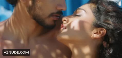 REGINA CASSANDRA Nude AZNude