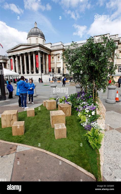 Trafalgar Square Garden Hi Res Stock Photography And Images Alamy