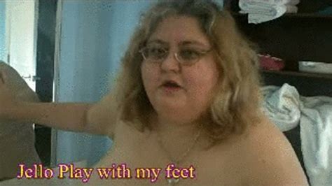 Your BBW Nurse Vicki Nurse Vicki Grinds Her Toe Nails Down With Her Electric Pedi Egg Tool