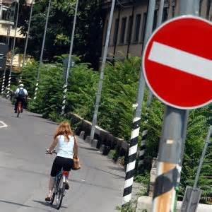 Bici Contromano Il Comune In Volata Per Modificare Il Codice Della