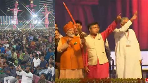 Pm Narendra Modi Performed Ravana Dahan At Dwarka Sector Delhi Ram