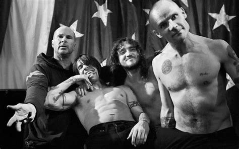 Perfil A 35 años del nacimiento de los Red Hot Chili Peppers los amos del funk rock