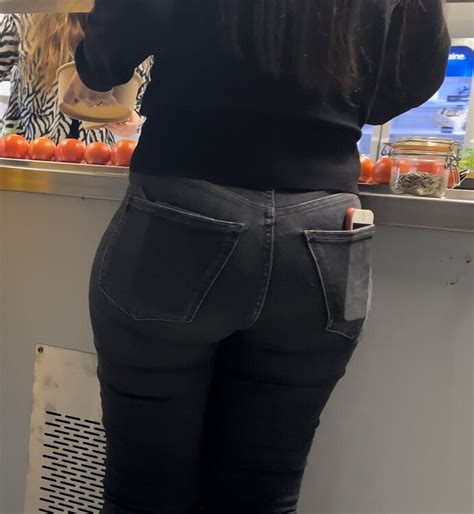 Hot Teacher With Amazing Curved Thighs And A Juicy Dumptruck Face MUST SEE Tight Jeans Forum