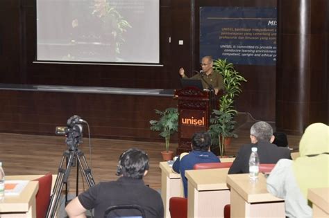 SEMINAR MADANI VISI KERANGKA DASAR REFORMASI UNISEL Universiti