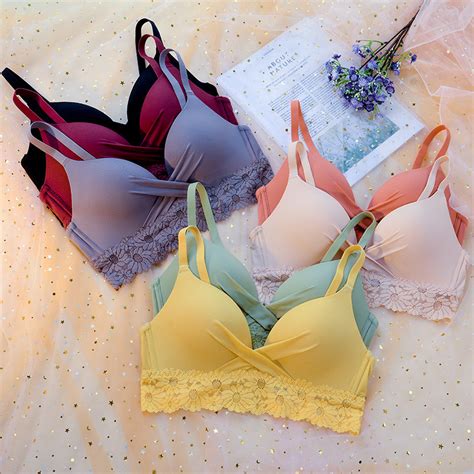New Lingerie Women With Small Breasts Gathered Without Underwire Sexy Lace Bra Women On The