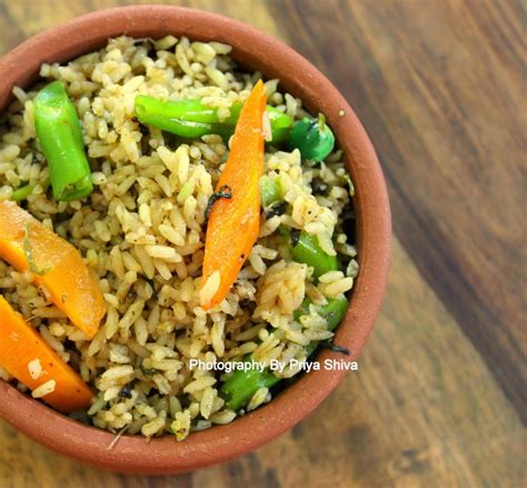 Chettinad Vegetable Biryani / Review of Ramajeyam Seeraga Samba Rice ...