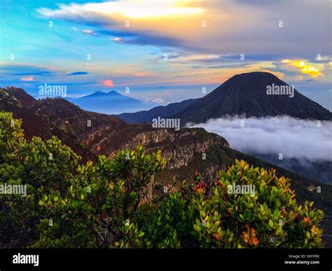 Gunung Gede Pangrango Hi Res Stock Photography And Images Alamy