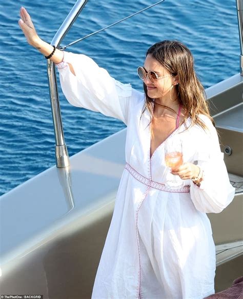 Jessica Alba Looks Very Toned In A Skimpy Bikini As She Enjoys Her Brat Summer In Mykonos