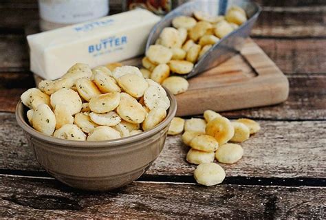 Buttery Seasoned Oyster Crackers Recipe