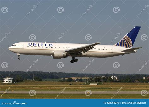 United Airlines Boeing 767 300 Editorial Photo Image Of B767