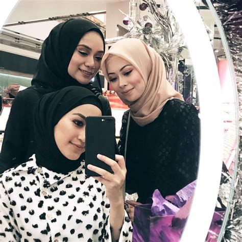 Hot Sexy Aniskiss Bikini Pics