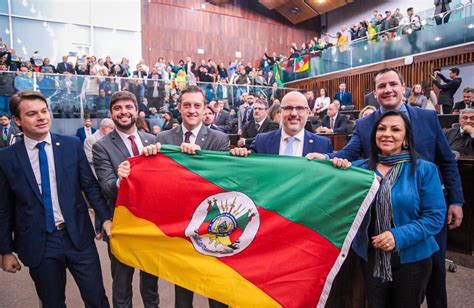 Pec Que Protege Os S Mbolos Do Rs Aprovada Na Assembleia Legislativa