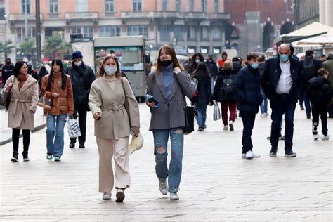 Il Covid Se Ne Sta Andando Rt Sceso A 0 73 E Solo Una Regione Rimasta