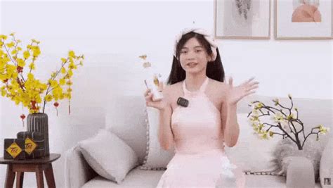 C G Hot Trong S A T M D C Li U Ng C Th O M Nhi U Tiktoker Beauty Reviewer M M N Th N Y