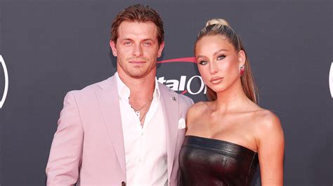 Tiktok Star Alix Earle Makes Red Carpet Debut With Braxton Berrios At