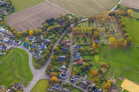 Luftbild Bergkamen Grabreihen auf dem Gelände des Friedhofes