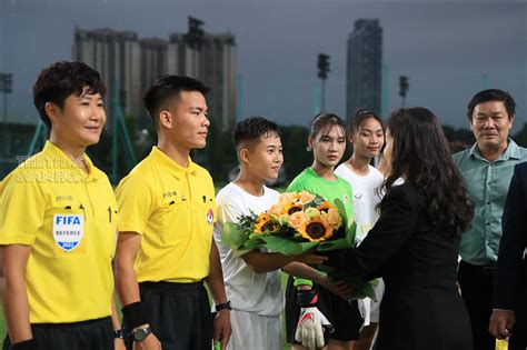 Thủ môn 18 tuổi của Hà Nam xinh như hot girl có một điểm được khen vượt trội cả hoa hậu