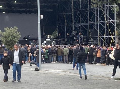 Grande Attesa Per Il Concerto Dei Pooh A Piazza Duomo Stampalibera It