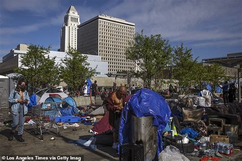 Wild Brawl Breaks Out On Venice Beach Boardwalk Between Two Homeless