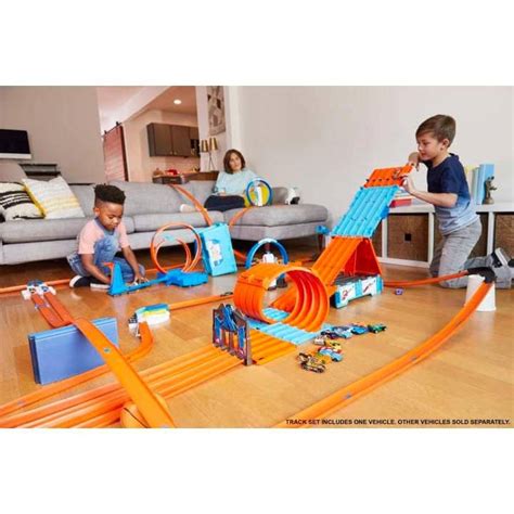 ארגז מירוצים Hot Wheels Race Crate רק ב210 ומשלוח חינם ZUZU DEALS זוזו דילס