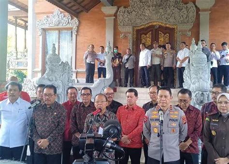 Gubernur Bali Terapkan Aturan Baru Wna Di Bali Wajib Tahu Kabar News