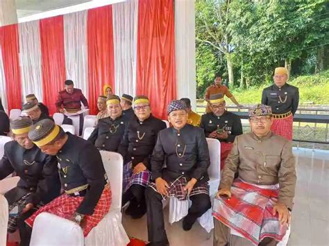 Kabag Persidangan Dprd Sulbar Hadir Pada Peringatan Hardiknas Di