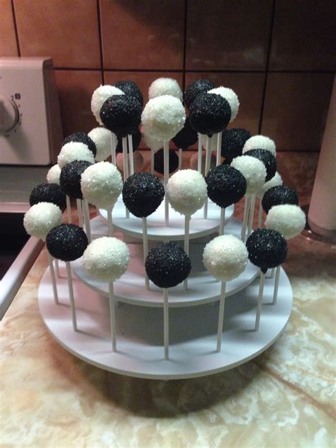 Black & White Cake Pops - CakeCentral.com