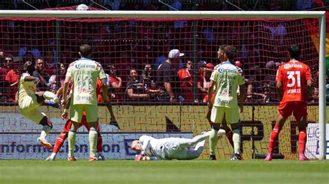 Polémica en el infierno Fue bien anulado el gol del Toluca contra