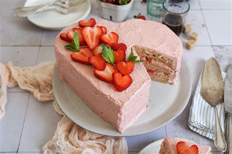 Strawberry Heart Cake Bake To The Roots Bake To The Roots