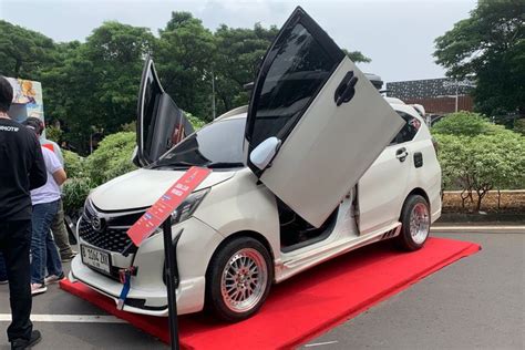 Foto Segini Biaya Modifikasi Daihatsu Sigra Model Pintu Gunting