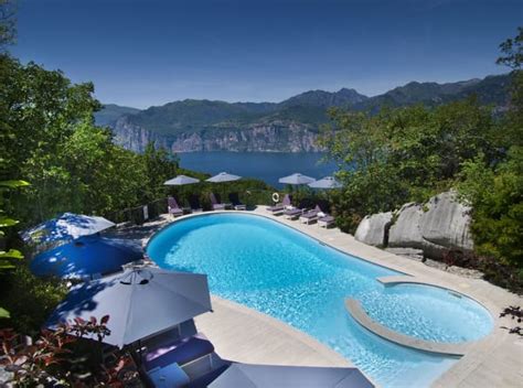 Aparthotel June Stay Lake Garda Brenzone sul Garda Itália