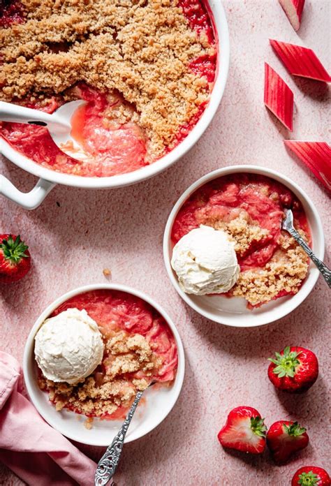 Rabarber Crumble Met Aardbei Eef Kookt Zo