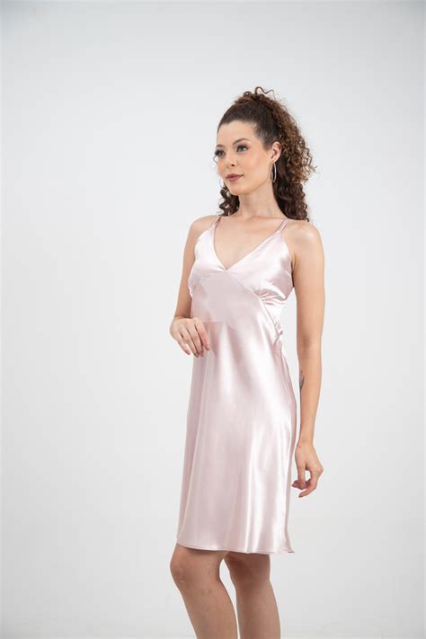 Camisola Cetim Curta Decote Costas Rose Nude