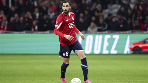 Nabil Bentaleb Losc Victime D Un Malaise Et Hospitalis Eurosport