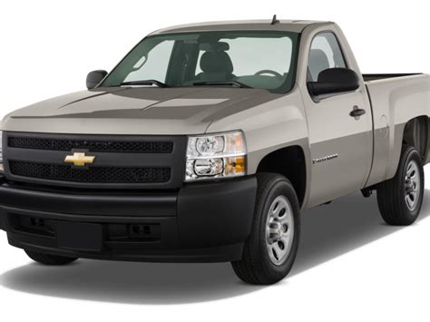 Chevrolet Silverado 1500 Motoring News Top Looks And Road Drives