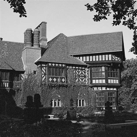 Potsdam Schloss Cecilienhof Praktica Tl1000 Mir 1v 37mm  Flickr