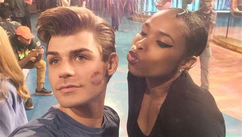 Video Garrett Clayton Sings ‘and I Am Tellling You For Jennifer