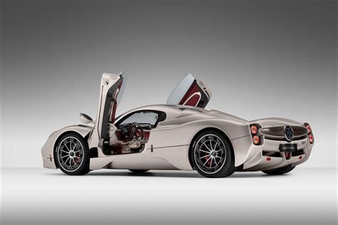 World premiere of the new Pagani Utopia | Pagani