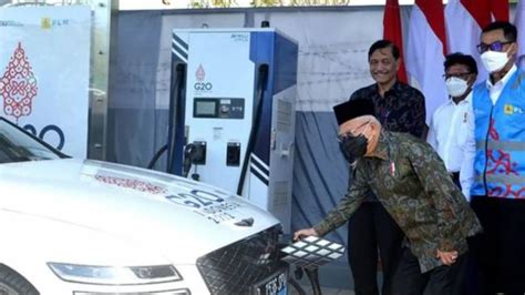 Luhut Sebut Mekanisme Insentif Untuk Mobil Dan Motor Listrik Diumumkan